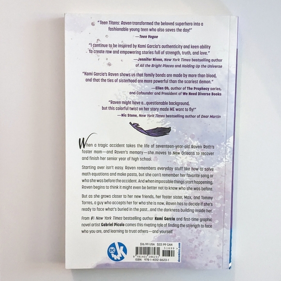 Teen Titan Raven Graphic Novel 🐦⬛ DC Comics 🐦⬛ Kami Garcia & Gabriel Picolo - Picture 2 of 2